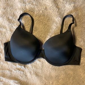 Victoria’s Secret PINK Wear Everywhere T-shirt Lightly Lined